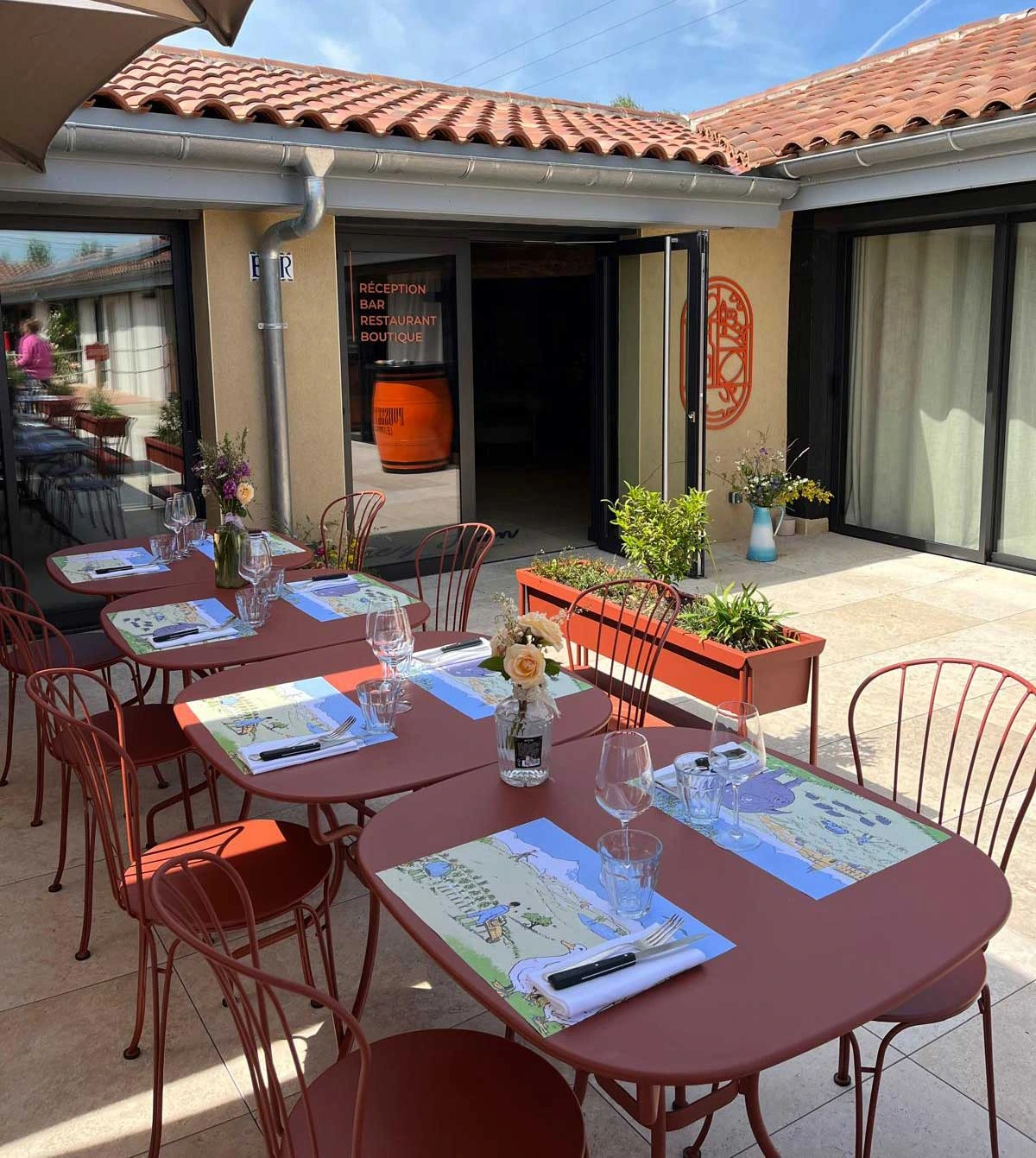 Salle extérieure Chez Jean Castelnau-Magnoac