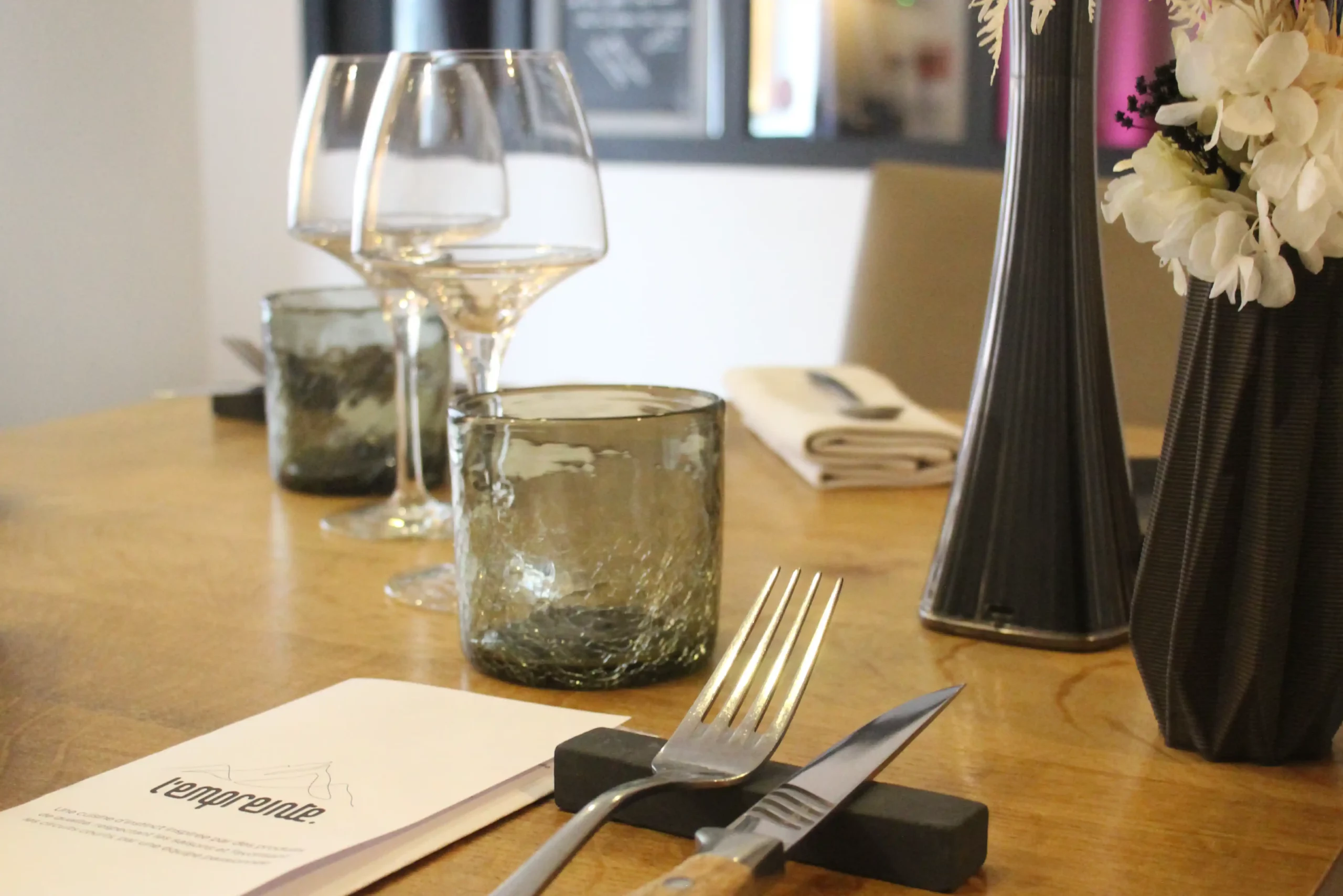 Tables du restaurant l'Empreinte à Tarbes